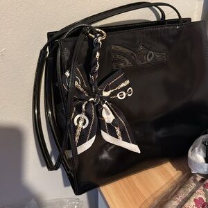 🖤Salvatore Ferragamo🖤vintage Black enamel Leather Handbag🖤serial# dj-21 6235